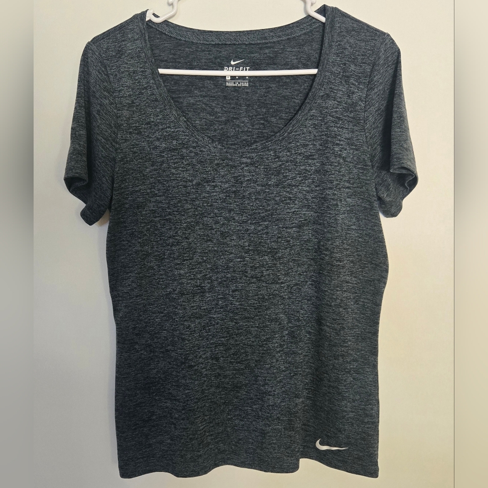 Nike Women's Heathered Gray Short Sleeve Tee